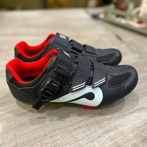 Women’s Peleton Shoes (Size 39 / Women’s Size 8)